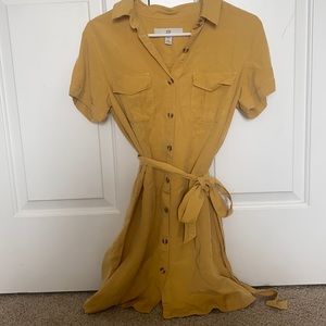 Yellow short sleeve dress